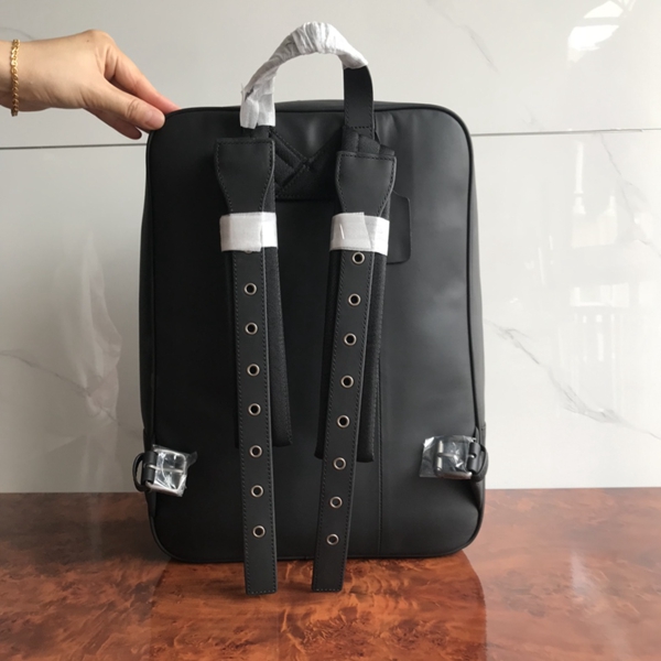 ボッテガヴェネタバッグ背面デザイン